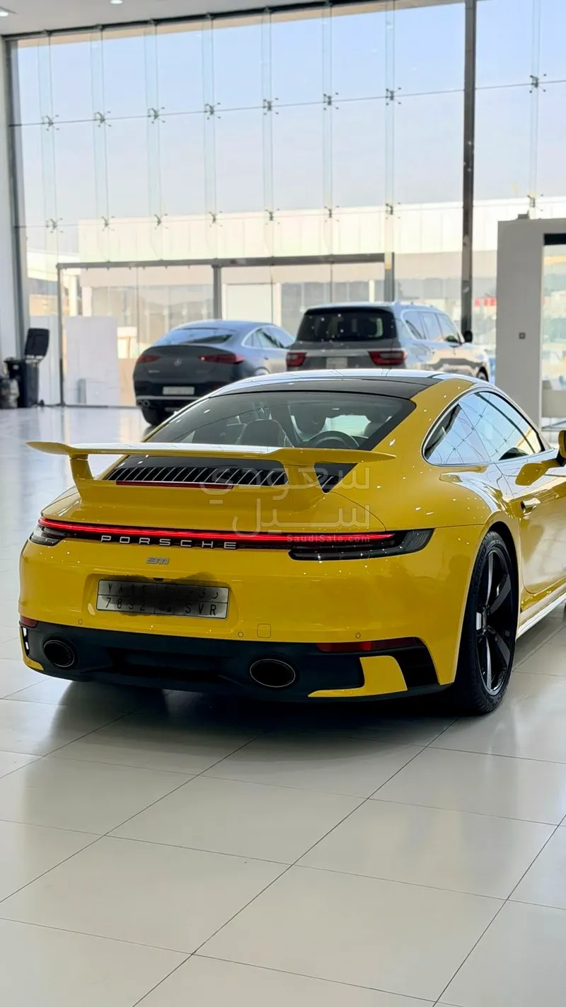 2021 بورش 911 كاريرا اس