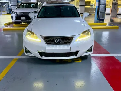 2013 لكزس آي إس 300
