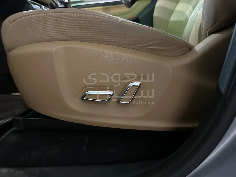 2020 ام جي ار اكس 8