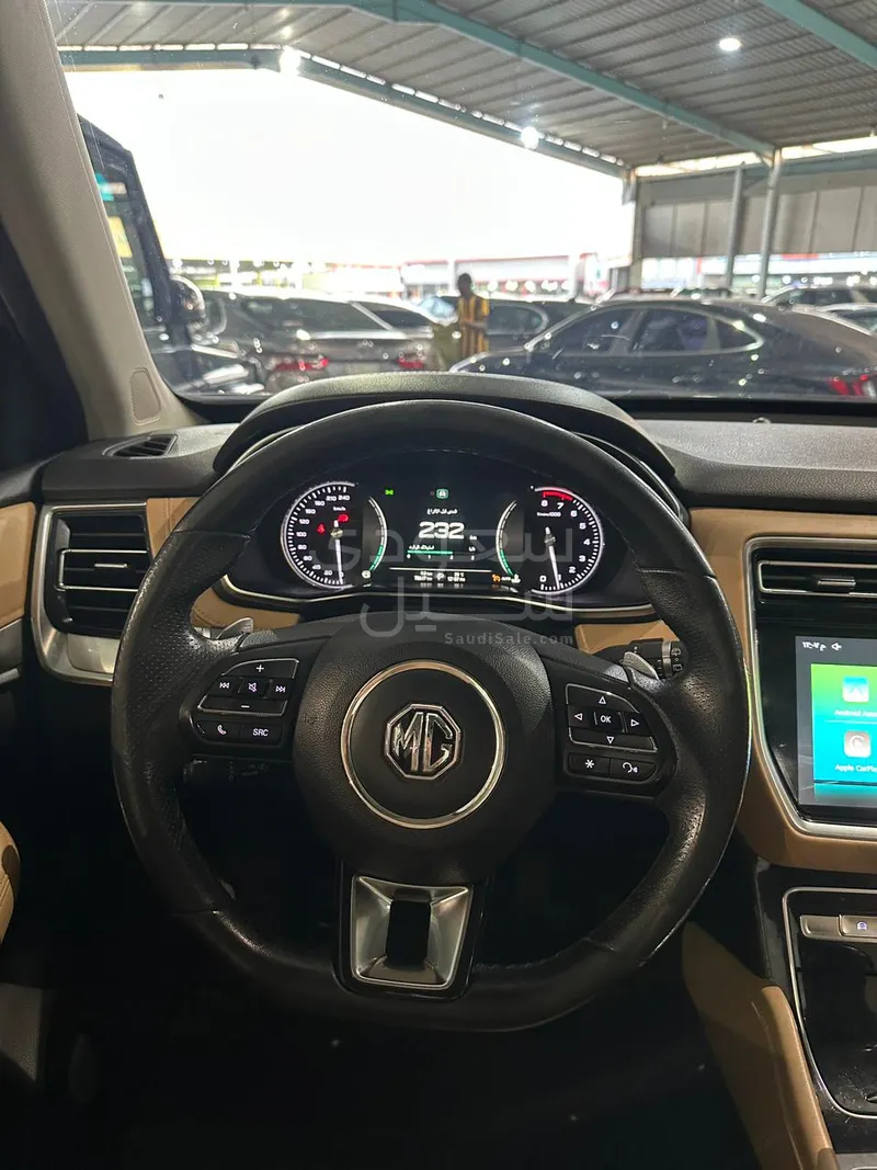 2020 ام جي ار اكس 8