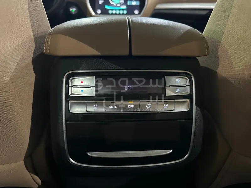 2020 ام جي ار اكس 8