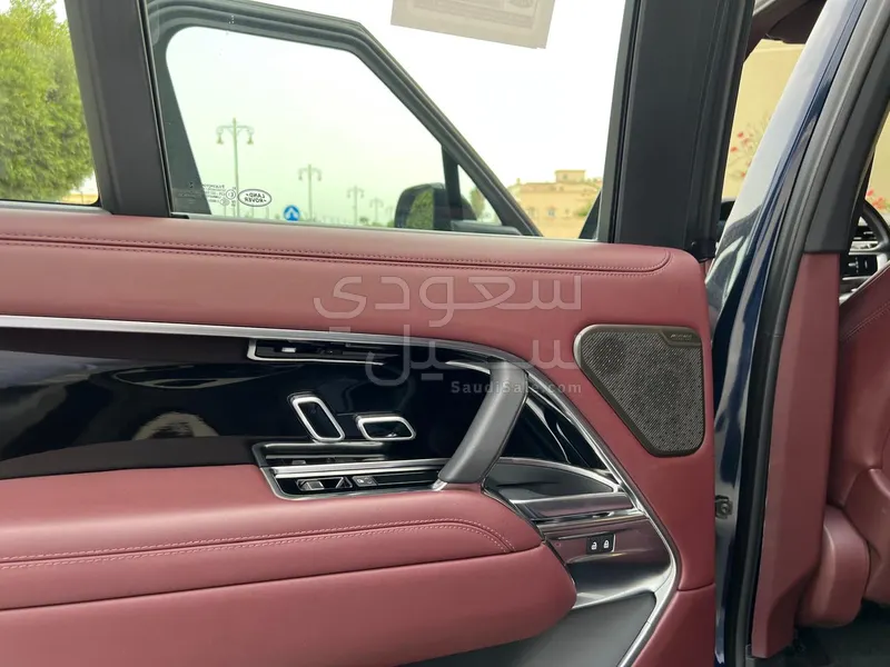 2023 لاند روفر رينج روفر فوج اوتوبيوغرافي