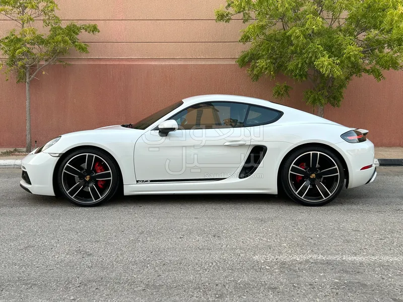 2018 بورش 718 كايمان جي تي اس