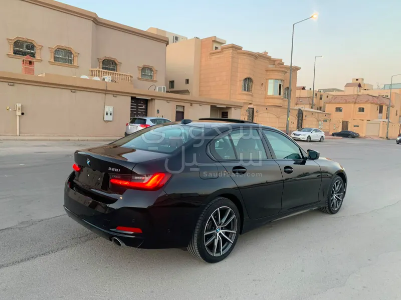 2023 بي ام دبليو الفئة الثالثة 320 أي