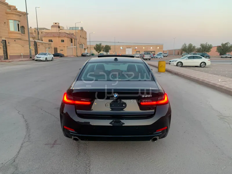 2023 بي ام دبليو الفئة الثالثة 320 أي