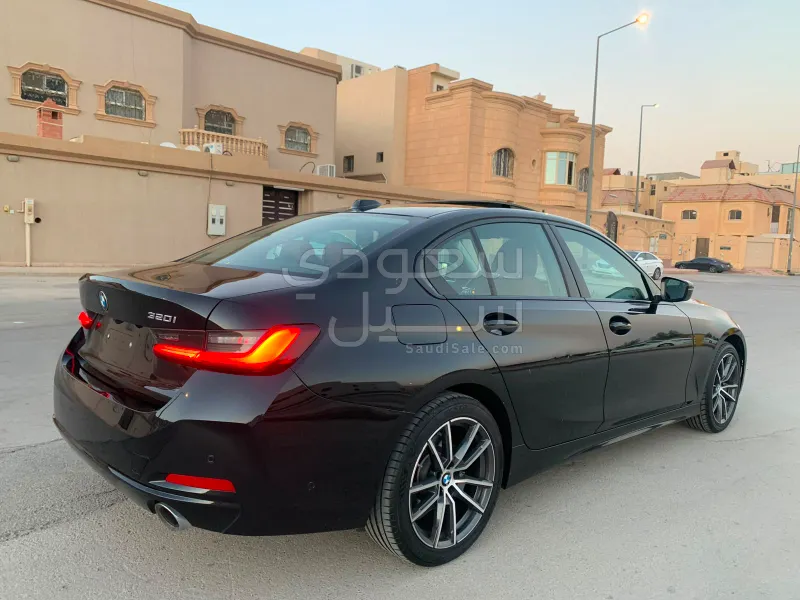 2023 بي ام دبليو الفئة الثالثة 320 أي