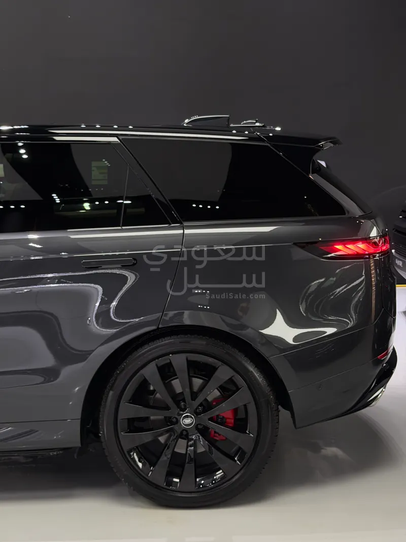 2025 لاند روفر رينج روفر سبورت اتش اس اي