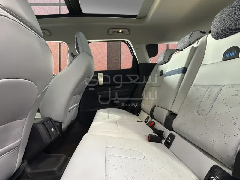2025 ميني كونتري مان