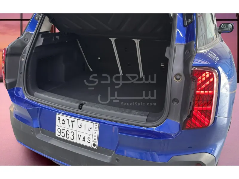 2025 ميني كونتري مان