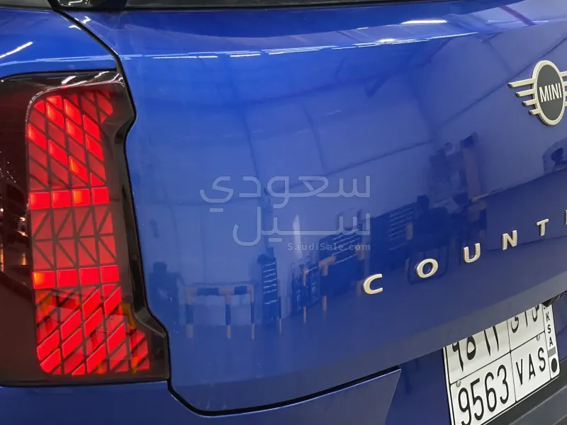 2025 ميني كونتري مان