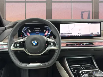 2026 بي ام دبليو الفئة السابعة 735أي
