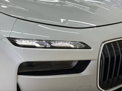 2026 بي ام دبليو الفئة السابعة 735أي