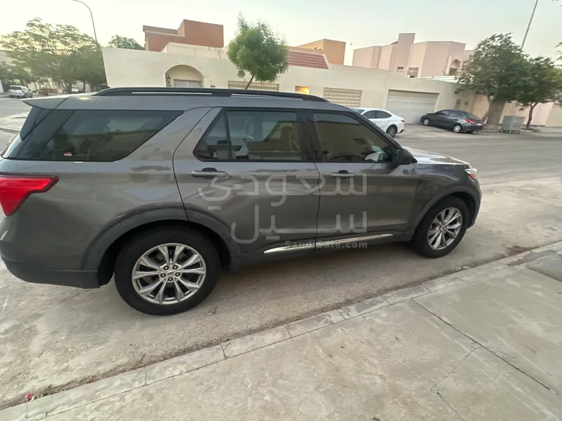 2021 فورد اكسبلورر اكس ال تي
