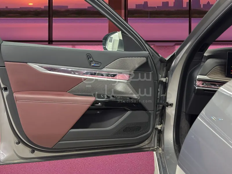 2026 بي ام دبليو الفئة السابعة 730 إل أي