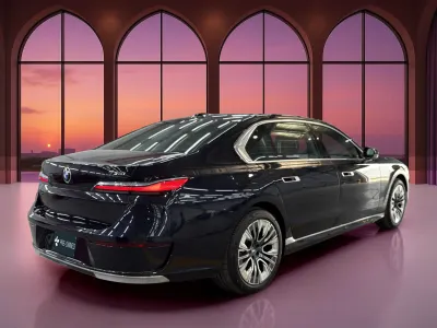 2026 بي ام دبليو الفئة السابعة 735أي