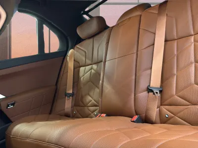 2026 بي ام دبليو الفئة السابعة 735أي