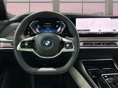 2026 بي ام دبليو الفئة السابعة 730 أي