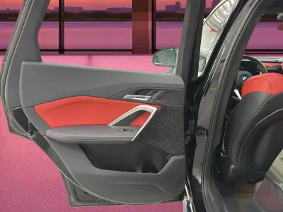 2025 بي ام دبليو الفئة اكس 1