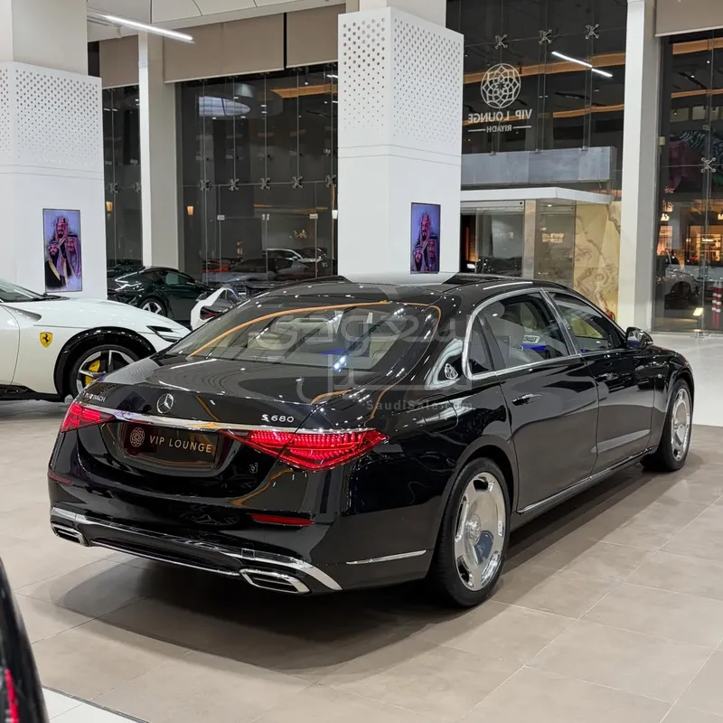 2022 مرسيدس - بنز إس 680 مايباخ