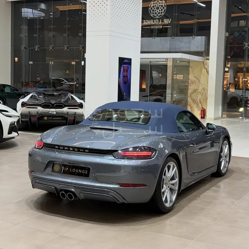 2025 بورش 718 كايمان