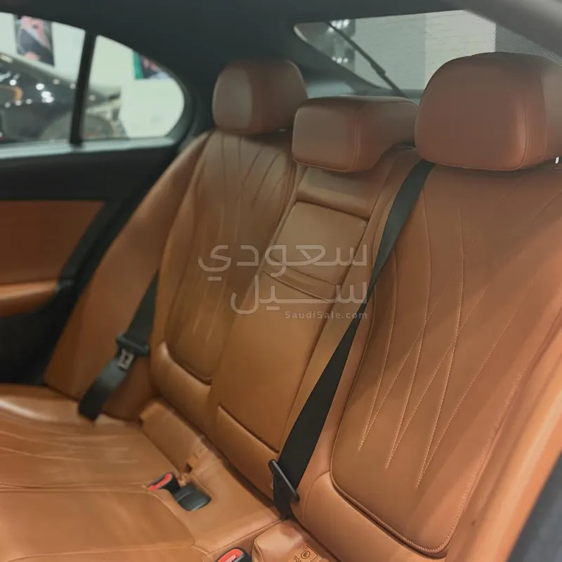 2023 مرسيدس - بنز سي 300