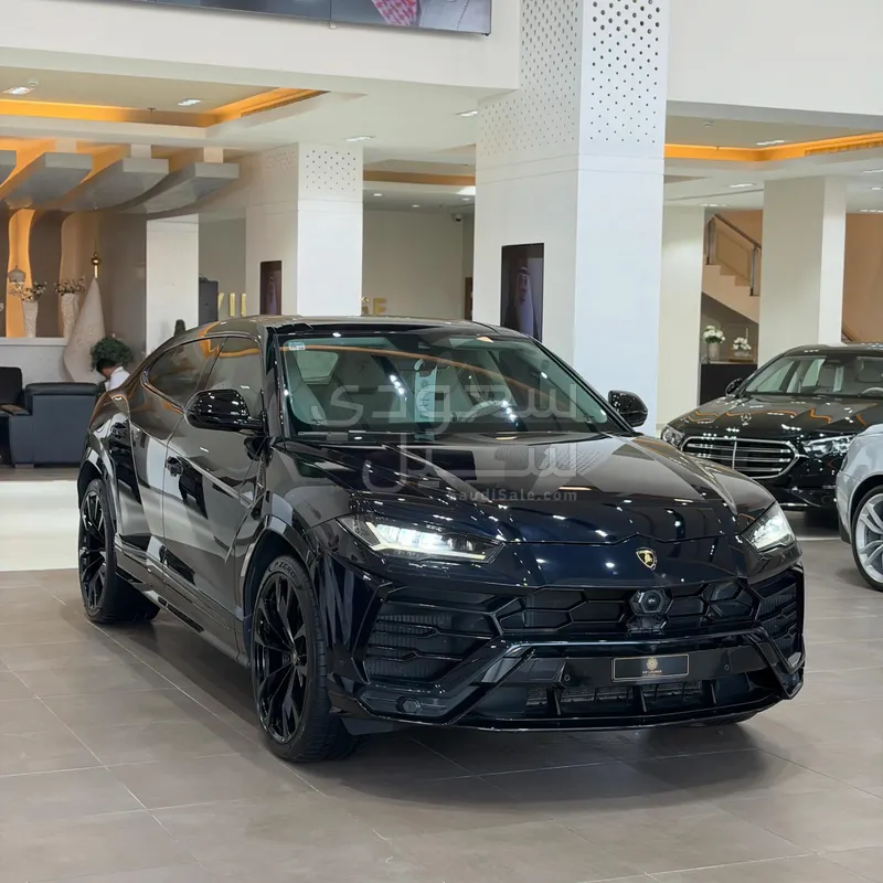 2022 لمبرجيني اوروس