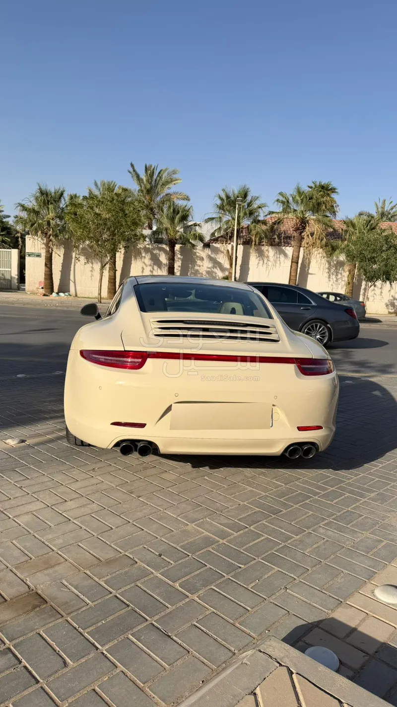 2012 بورش 911 كاريرا