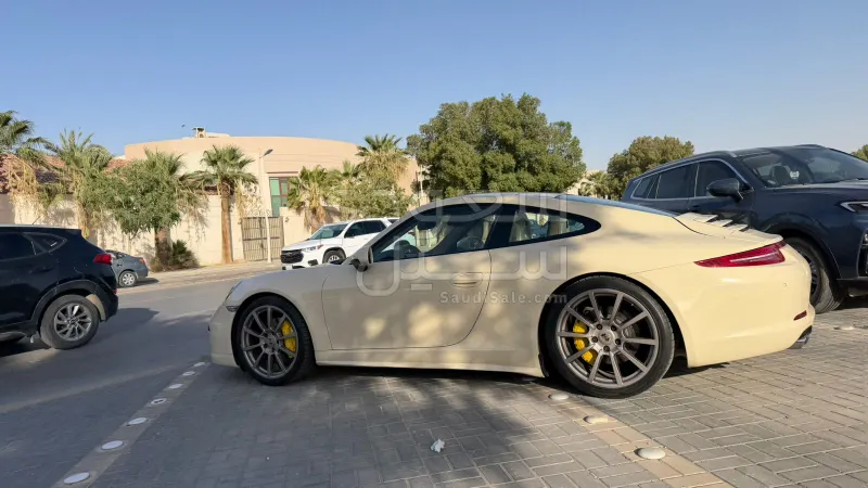 2012 بورش 911 كاريرا
