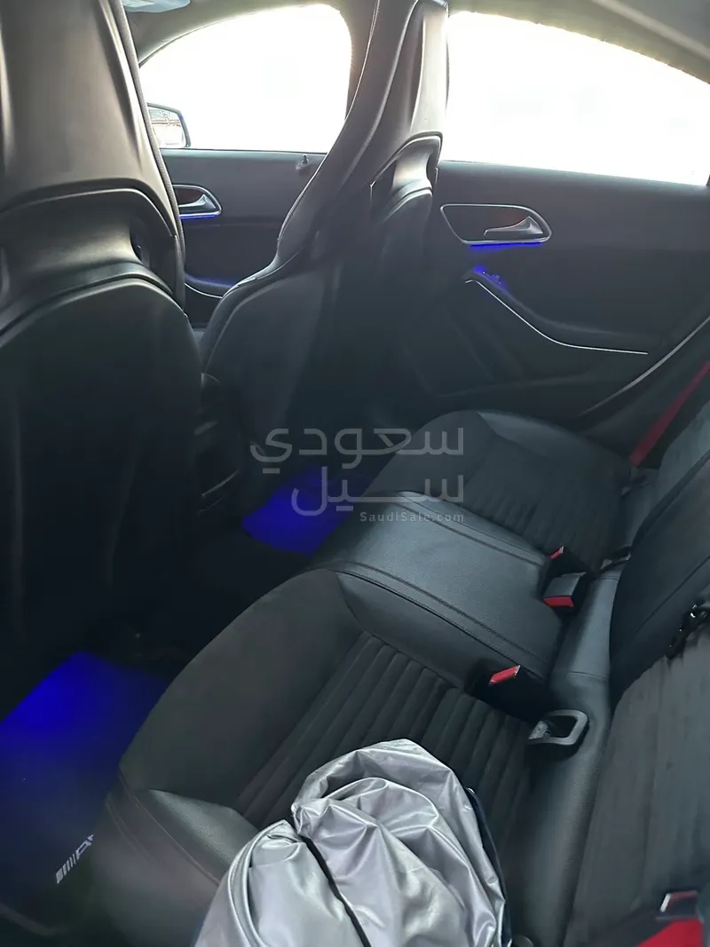 2015 مرسيدس - بنز سي إل أي أي إم جي 45
