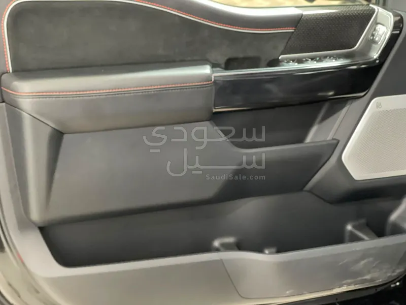 2025 فورد اف 150 رابتور ار