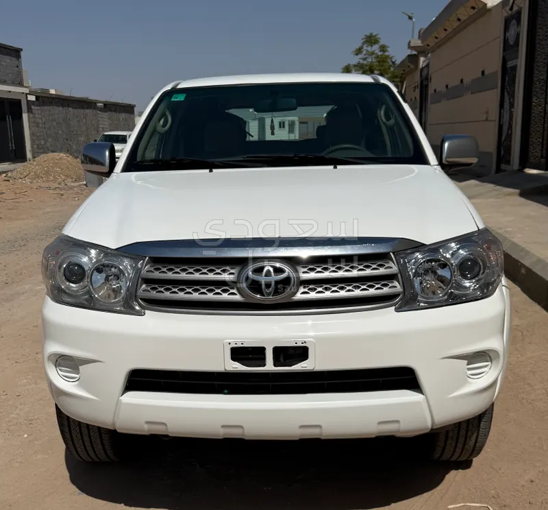 2011 تويوتا فورشنر اس ار 5