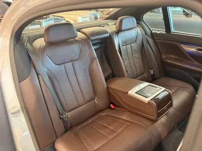 2020 بي ام دبليو الفئة السابعة 730 أي