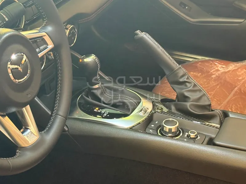 2023 مازدا مياتا ام اكس 5