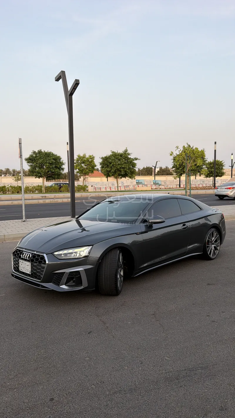 2023 اودي اي 5 40 تي اف اس اي اس لاين