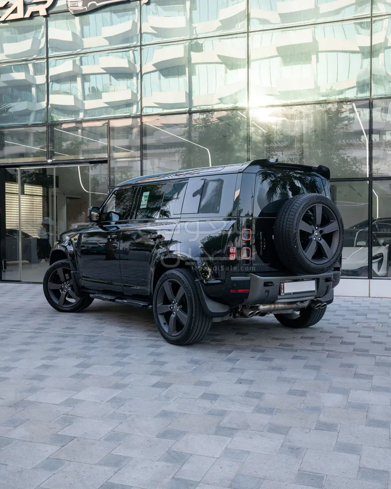 2025 لاند روفر ديفيندر V8 P525 ادشن
