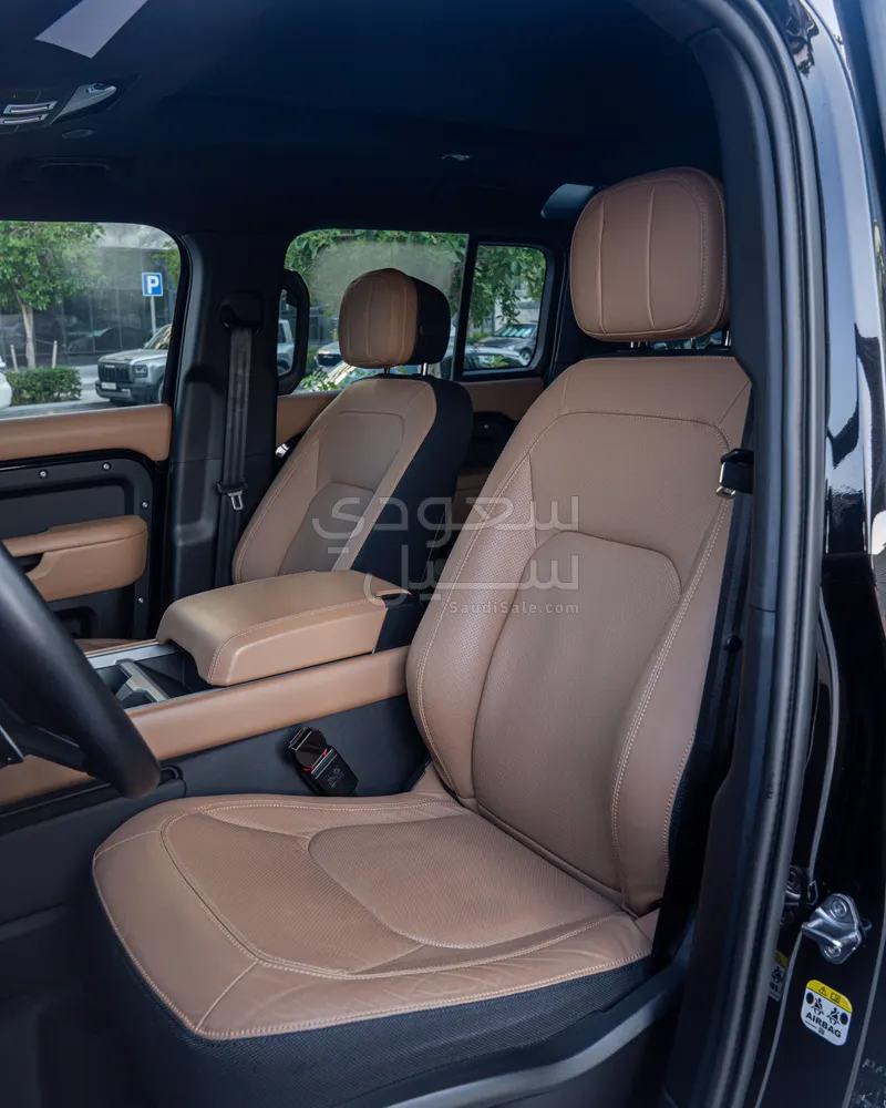 2025 لاند روفر ديفيندر V8 P525 ادشن