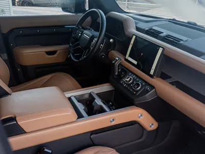 2025 لاند روفر ديفيندر V8 P525 ادشن