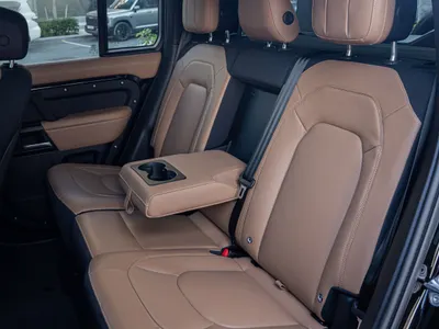 2025 لاند روفر ديفيندر V8 P525 ادشن