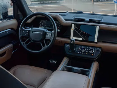 2025 لاند روفر ديفيندر V8 P525 ادشن