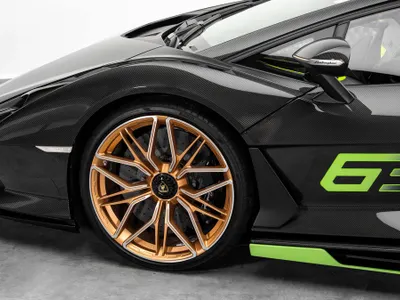 2021 لمبرجيني سيان FKP 37