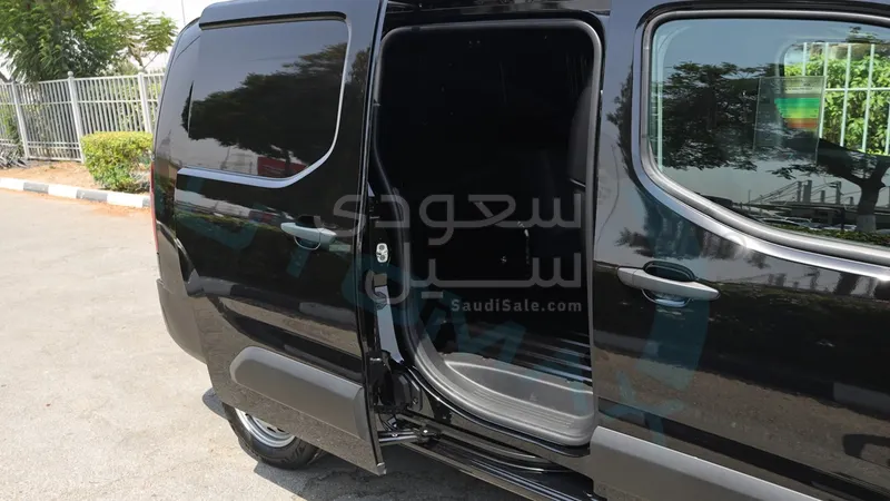 2025 فيات دوبيو