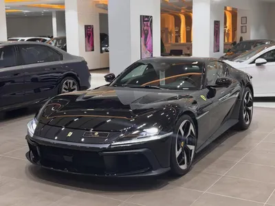 2025 فيراري 12 سيليندر