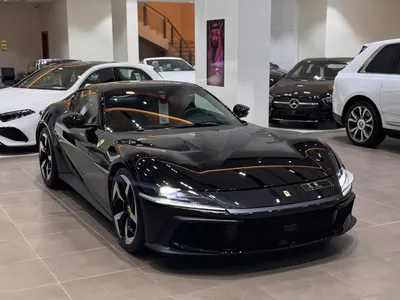 2025 فيراري 12 سيليندر