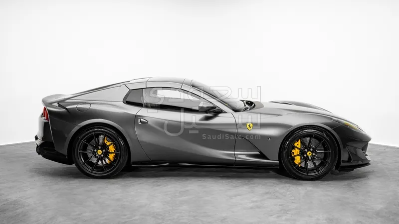 2021 فيراري 812 جي تي اس