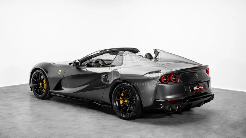 2021 فيراري 812 جي تي اس