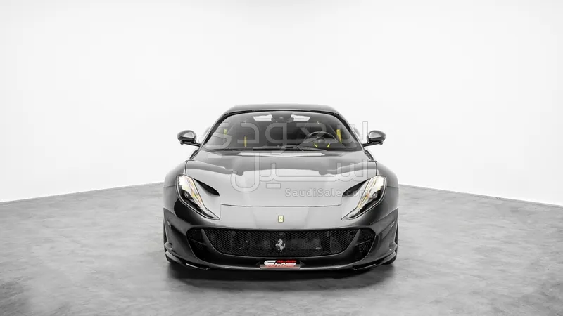 2021 فيراري 812 جي تي اس