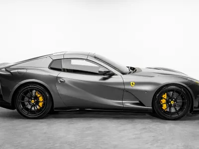 2021 فيراري 812 جي تي اس