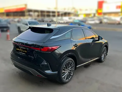 2023 لكزس أر إكس 350