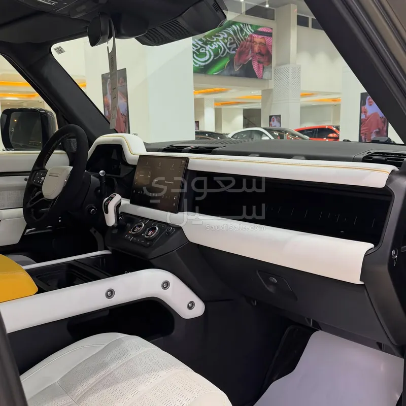 2023 لاند روفر ديفيندر 110 اتش اس اي