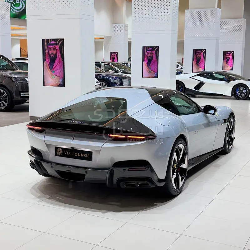 2025 فيراري 12 سيليندر